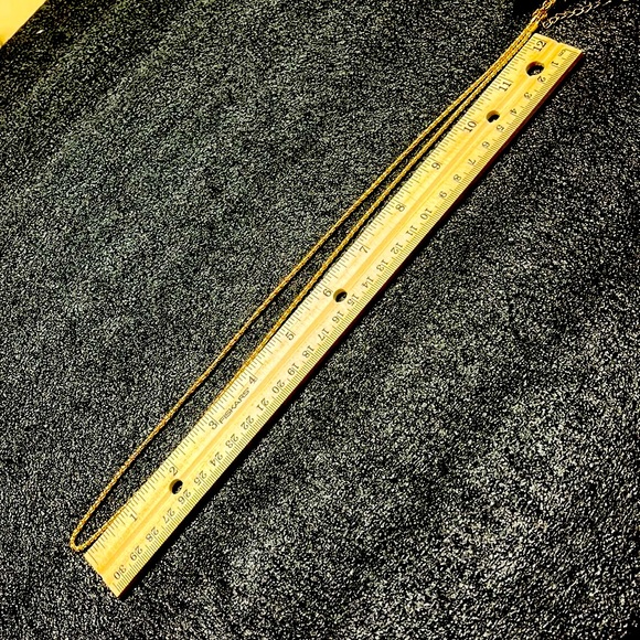 Betsey Johnson Green Wolf Head Pendant Necklace - Picture 2 of 10